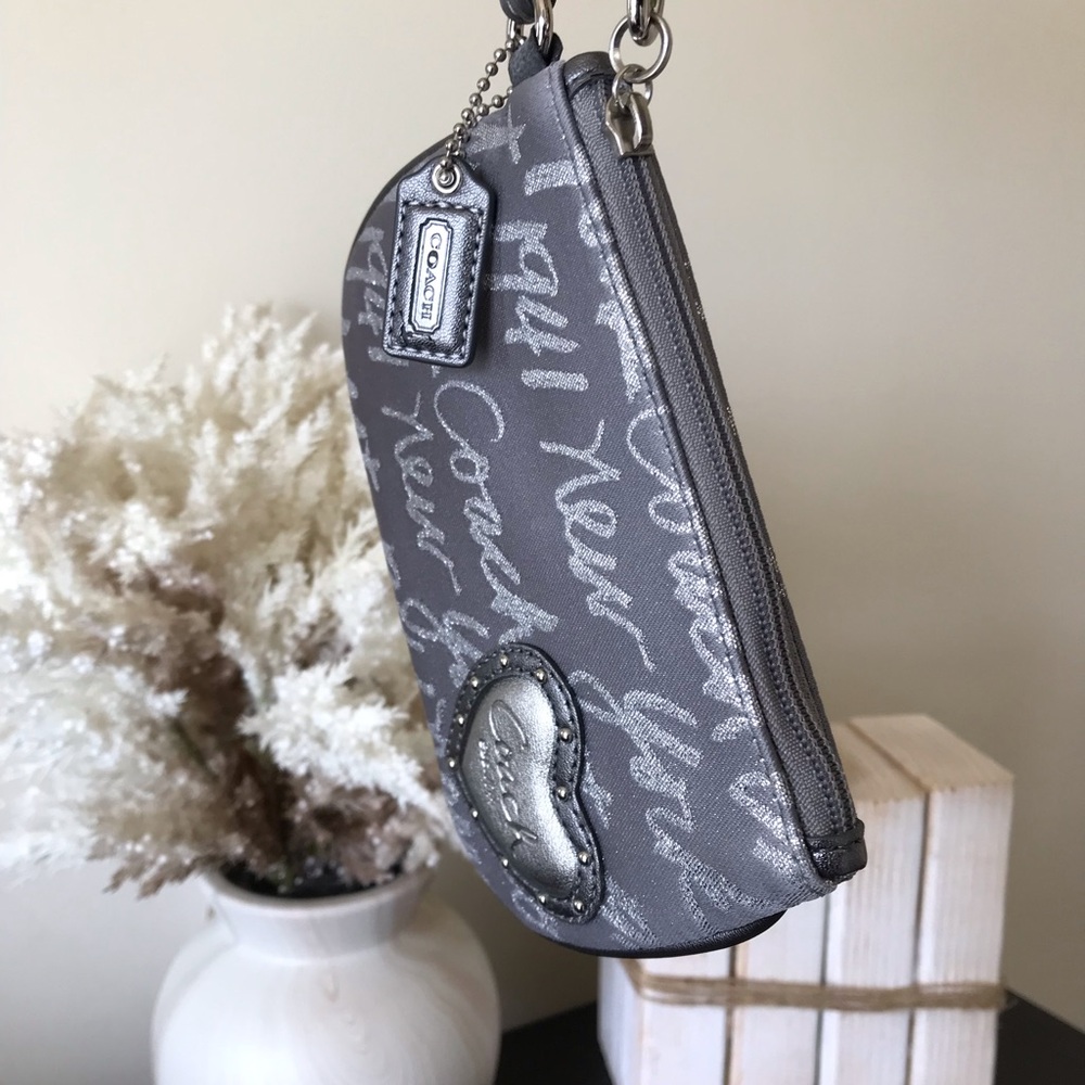 Coach Poppy Script Studded Heart Metallic Wristlet Y2K Collectible - Picture 4 of 15